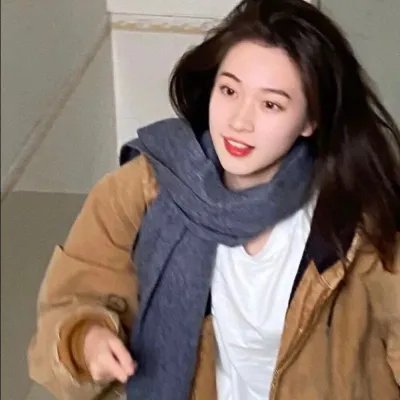 芒果和红色轮椅